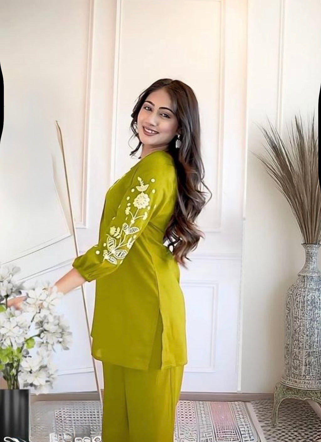 Elegant Floral Embroidered Kurta & Trouser Set