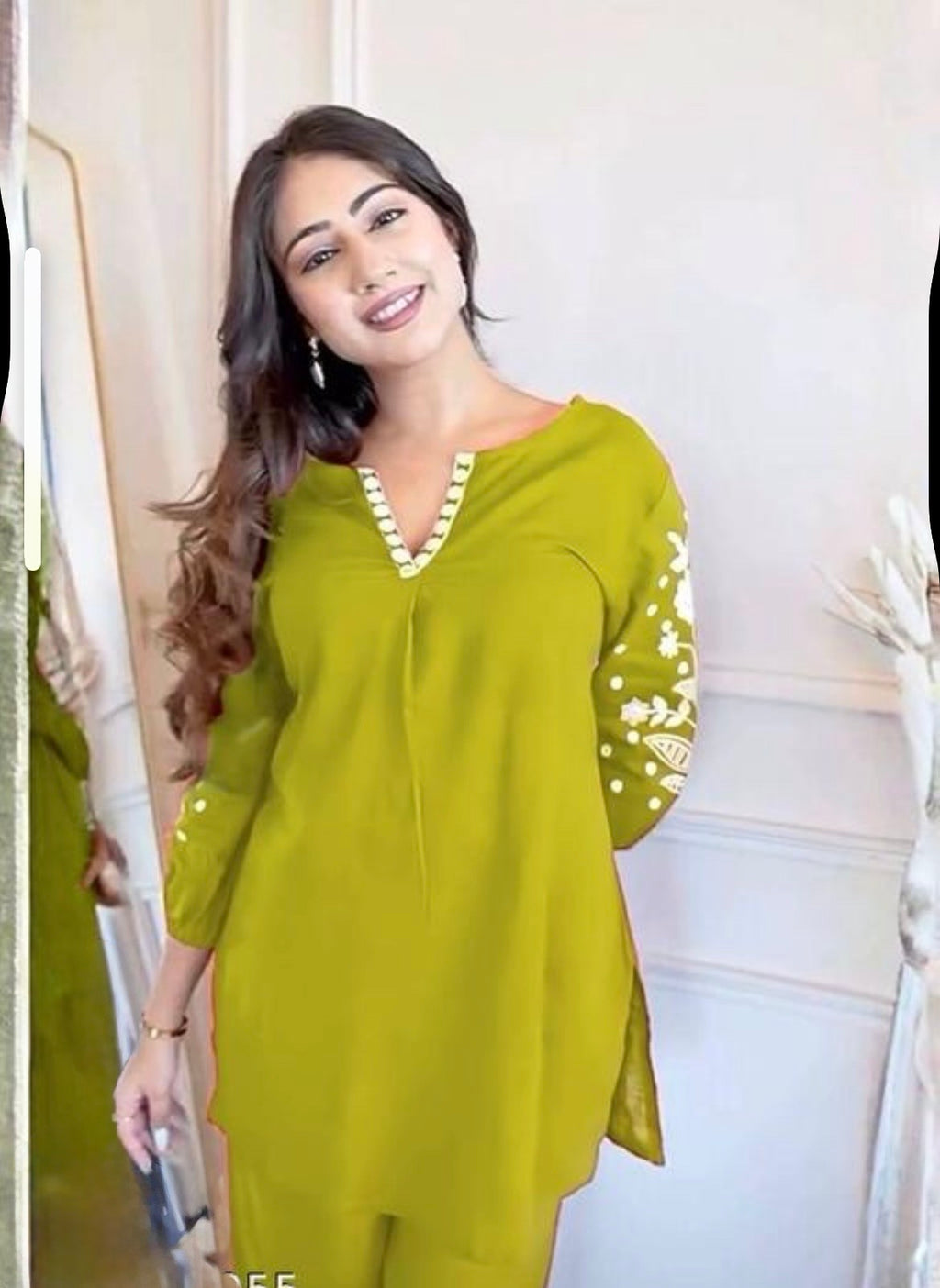 Elegant Floral Embroidered Kurta & Trouser Set