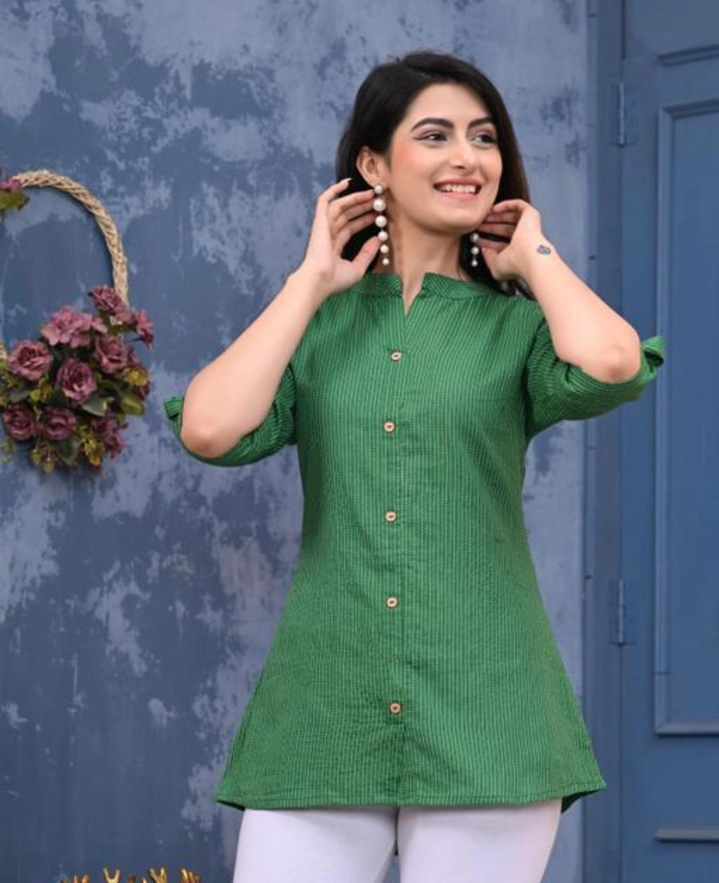 Veyonas By Swati - Elegant Striped Mandarin Collar Tunic Top